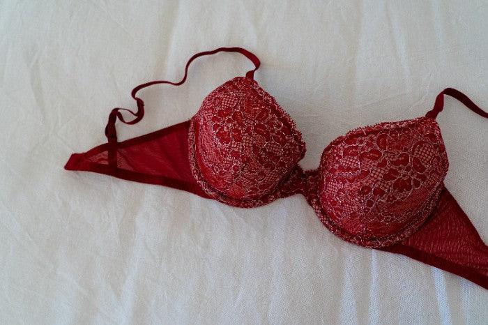 Will sleeping in a bra perk up YOUR cleavage?