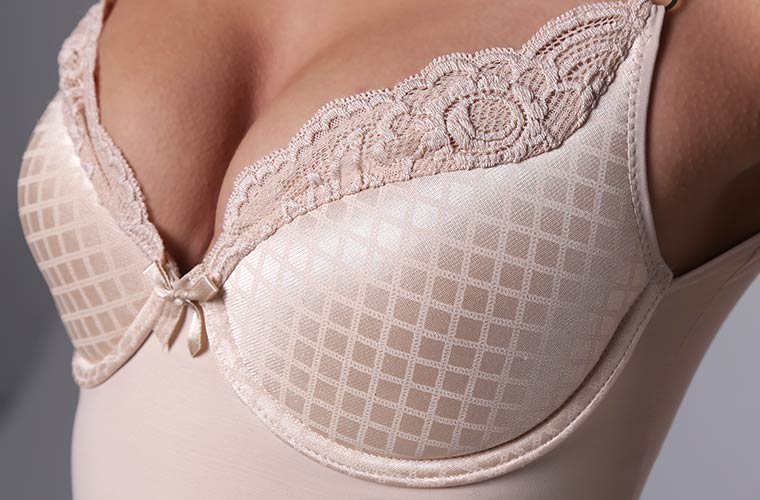 TJSKLCV Bra to Make Breast Look Smaller Adjustable Front Closure Bras for  Women Post Bra Compression Tank Top Shapewear Top Womens Sports Bras Beige  : : Fashion